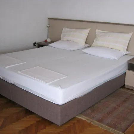 Nestor Apartament *